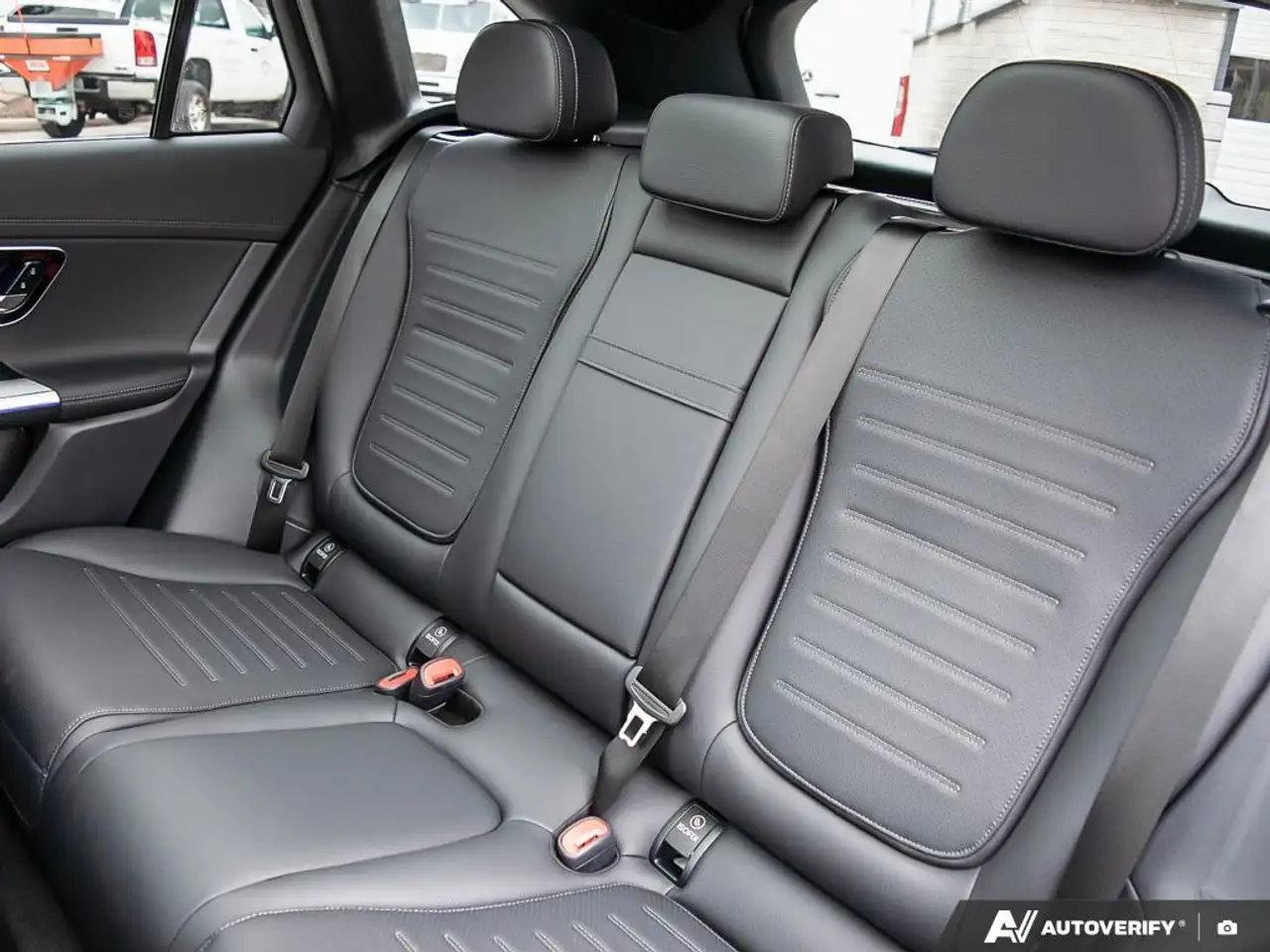 Mercedes-Benz GLC снимка Mercedes-Benz GLC