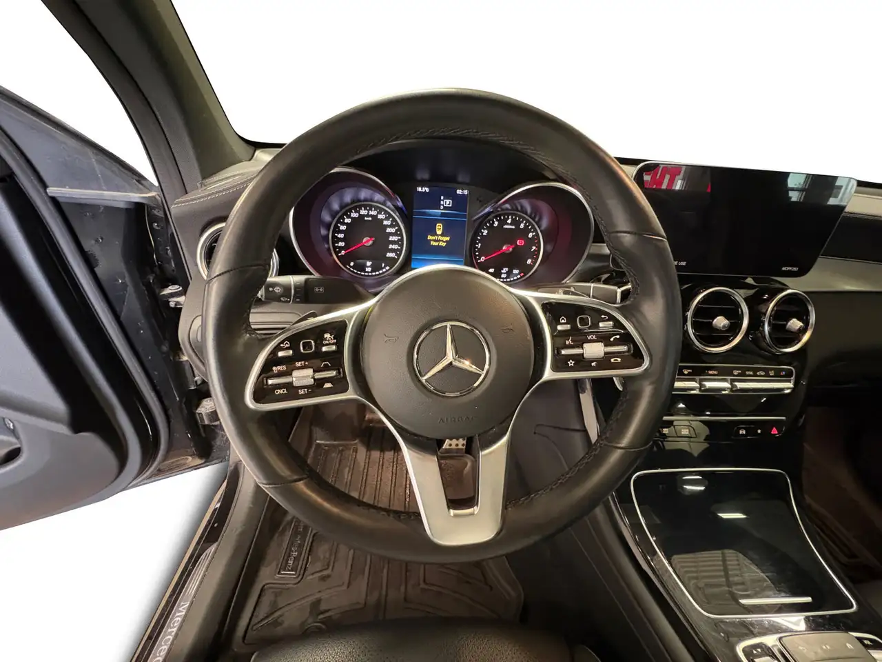 Mercedes-Benz GLC снимка Mercedes-Benz GLC