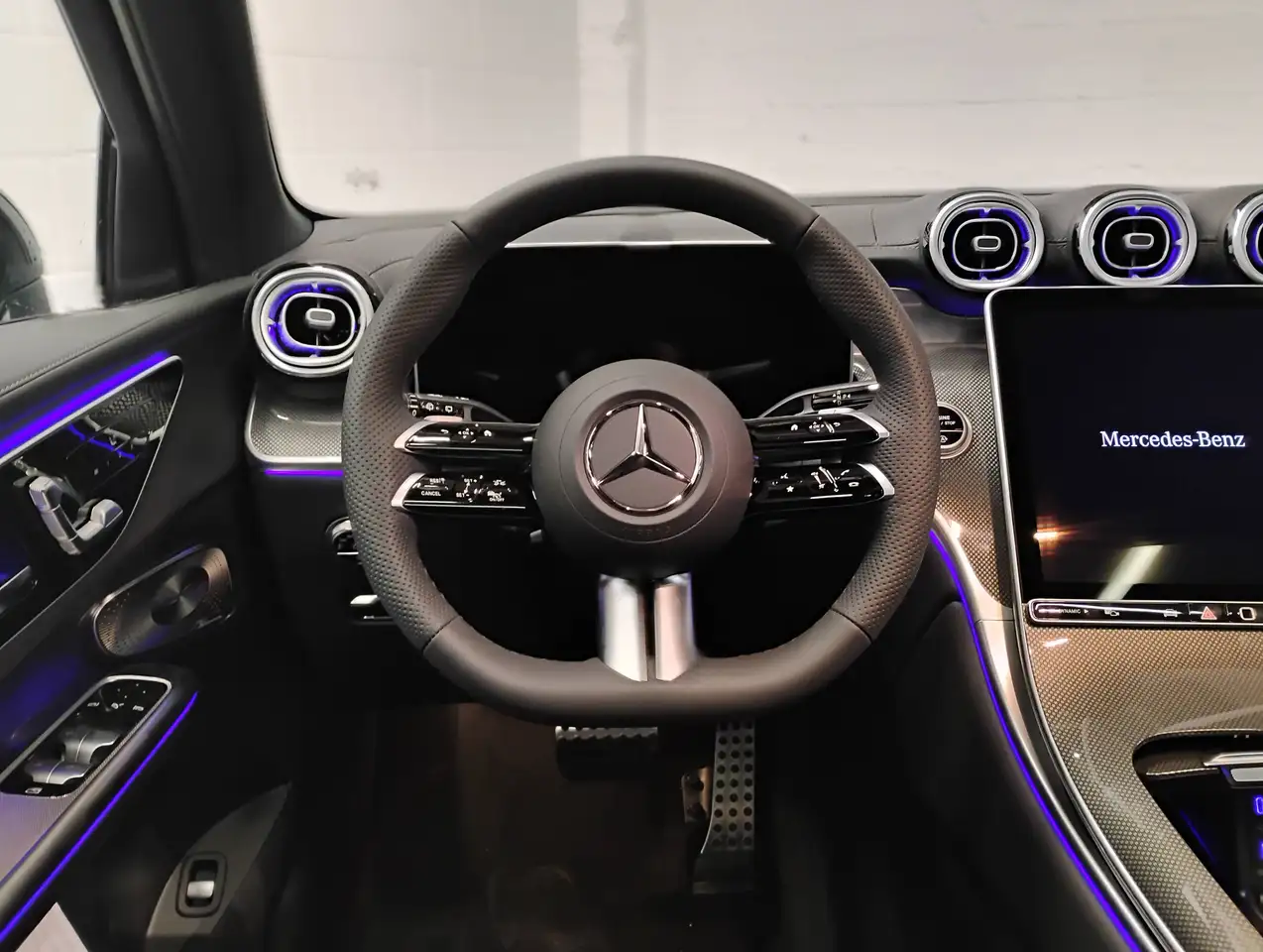 Mercedes-Benz GLC снимка Mercedes-Benz GLC