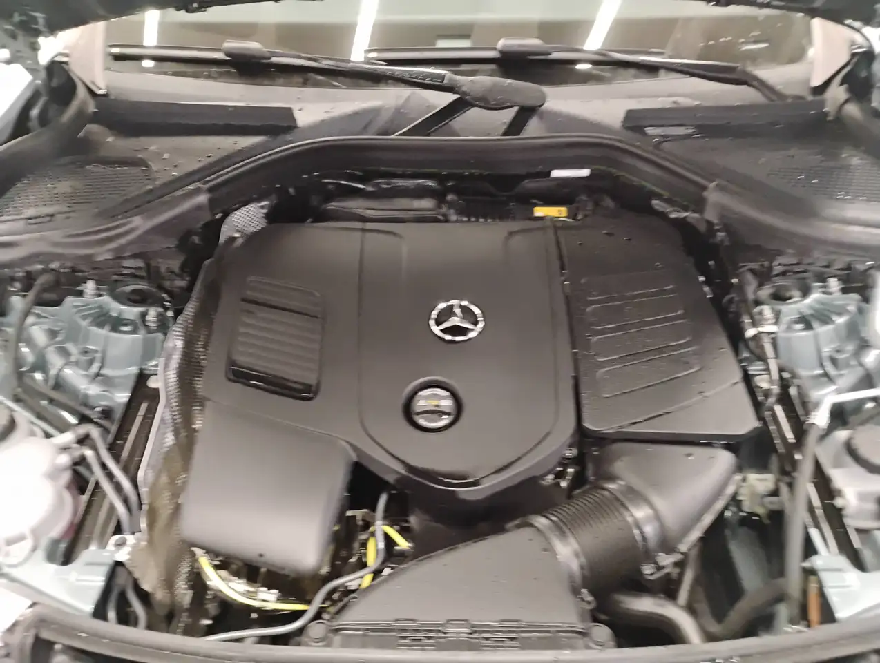 Mercedes-Benz GLC снимка Mercedes-Benz GLC