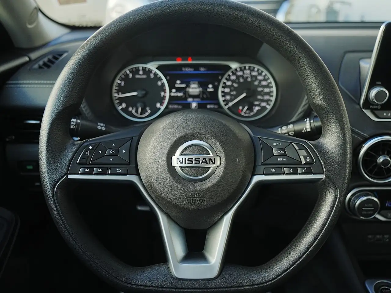 Nissan Sentra снимка Nissan Sentra