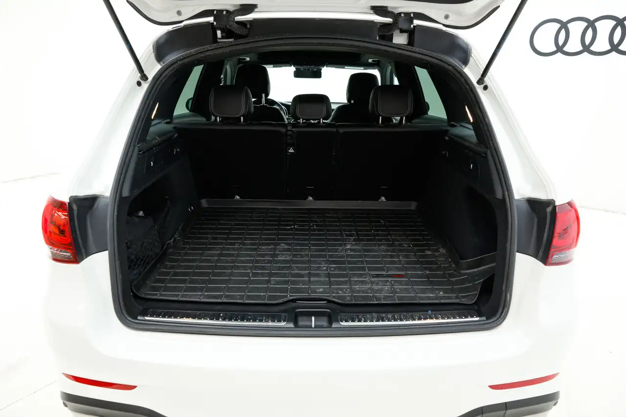 Mercedes-Benz GLC снимка Mercedes-Benz GLC