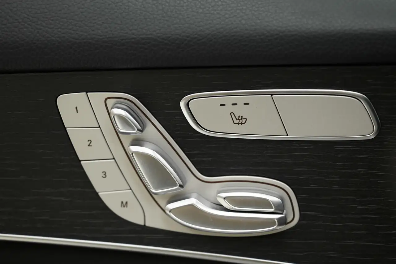 Mercedes-Benz GLC снимка Mercedes-Benz GLC