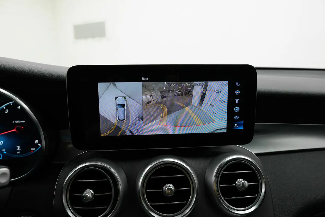 Mercedes-Benz GLC снимка Mercedes-Benz GLC