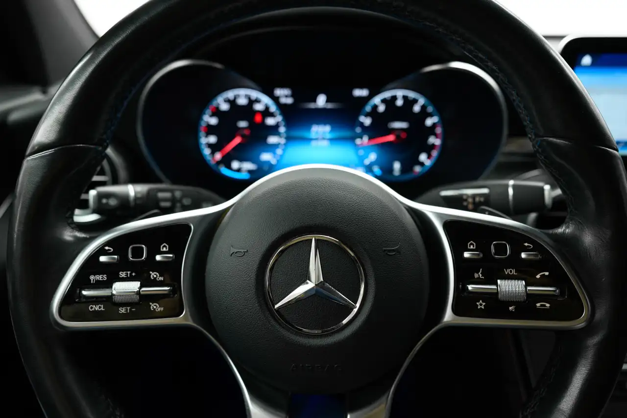 Mercedes-Benz GLC снимка Mercedes-Benz GLC