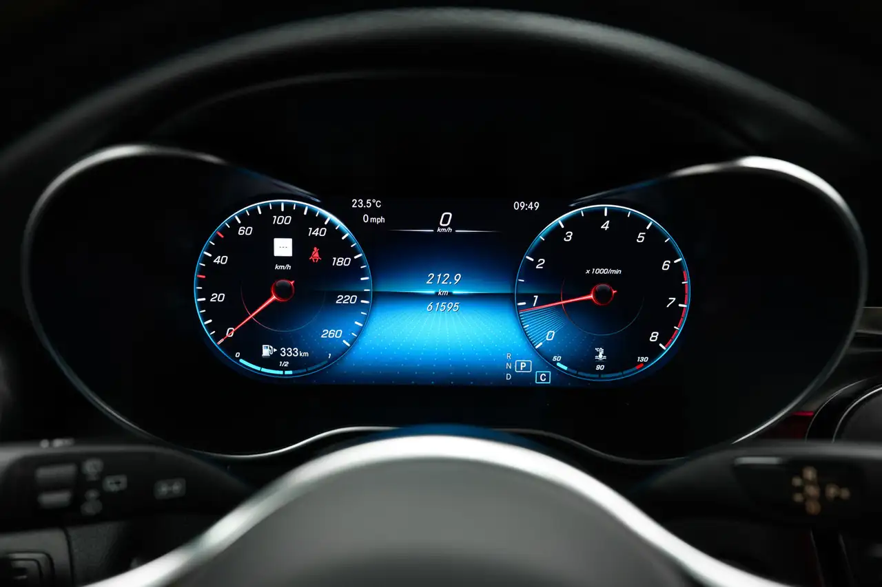 Mercedes-Benz GLC снимка Mercedes-Benz GLC