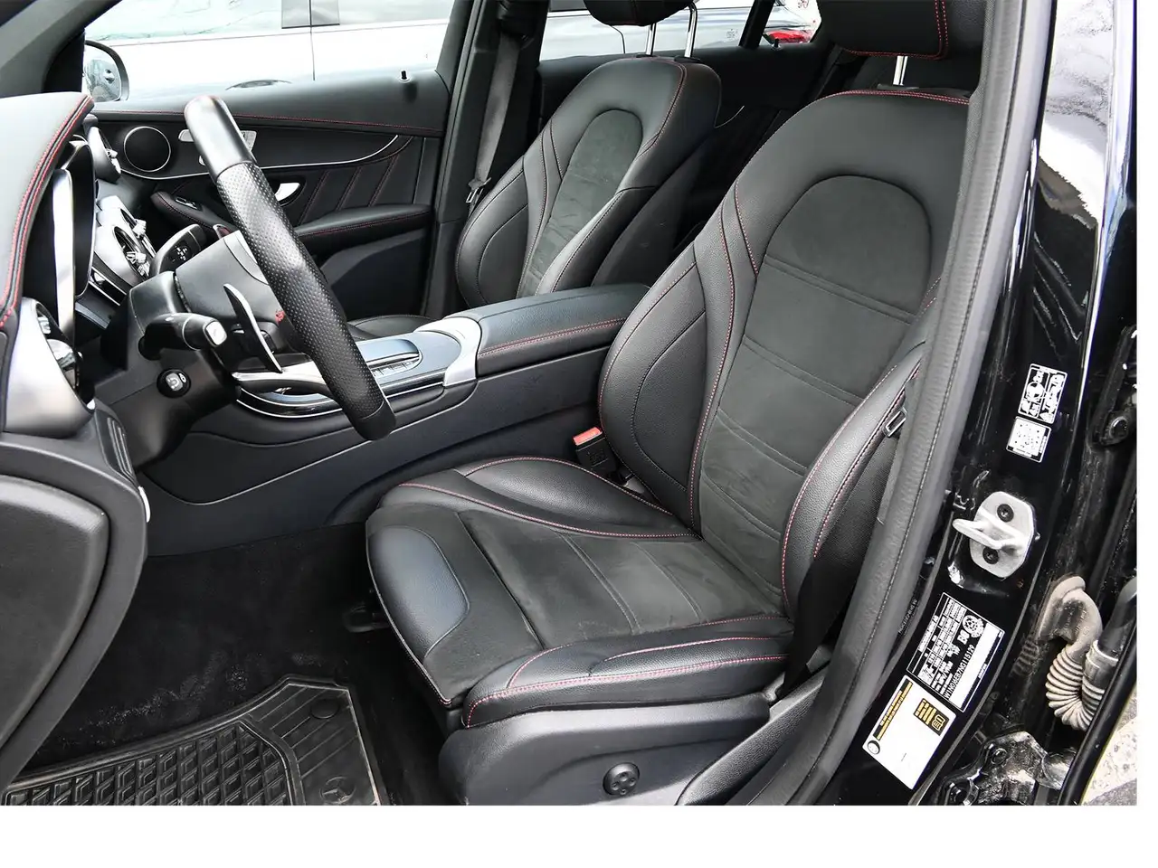 Mercedes-Benz GLC снимка Mercedes-Benz GLC