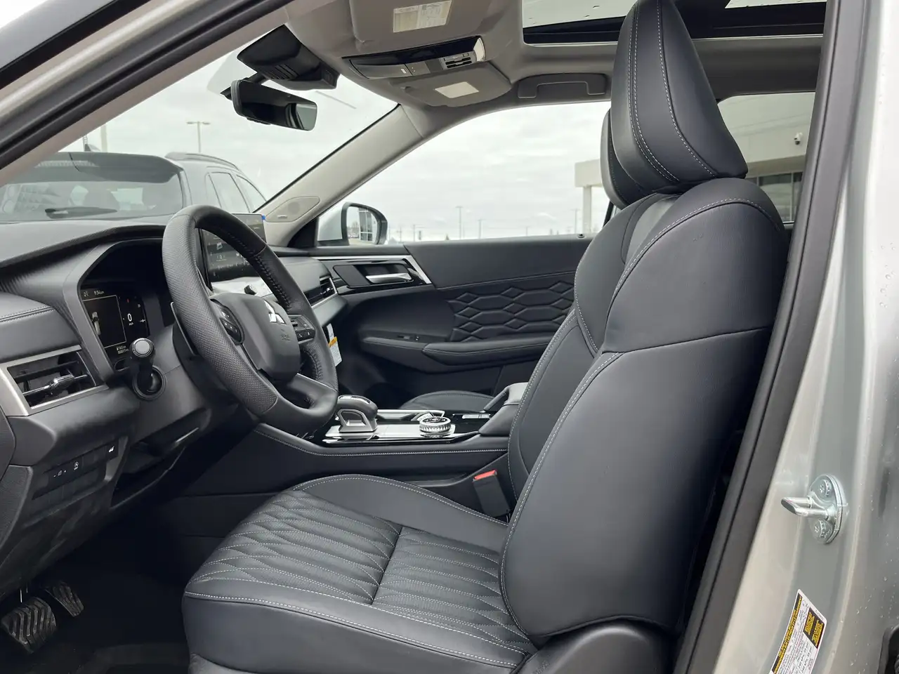 Mitsubishi Outlander снимка Mitsubishi Outlander