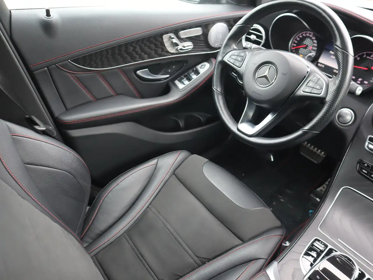 Mercedes-Benz GLC снимка Mercedes-Benz GLC