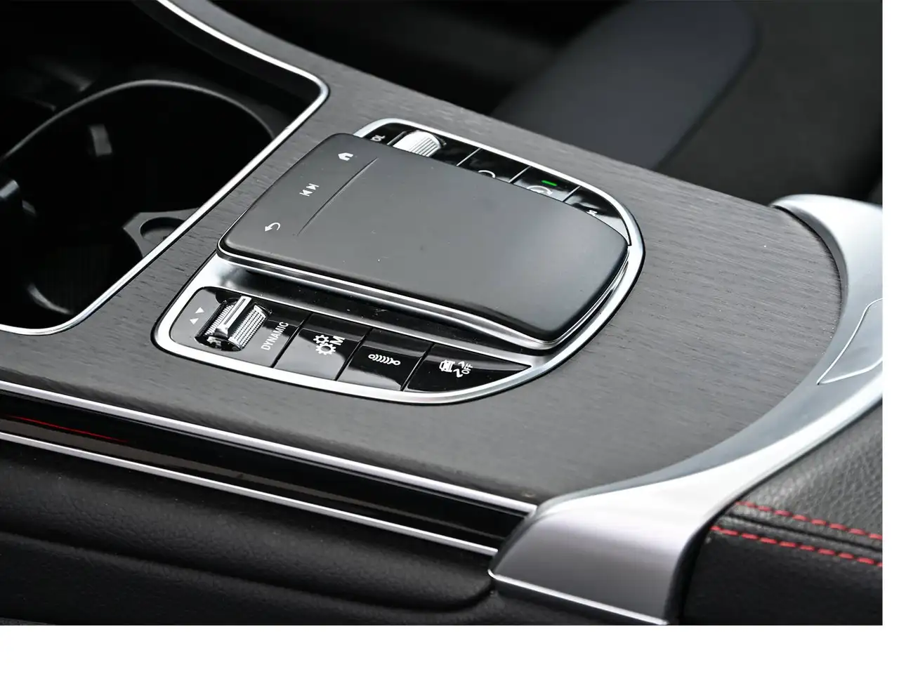 Mercedes-Benz GLC снимка Mercedes-Benz GLC