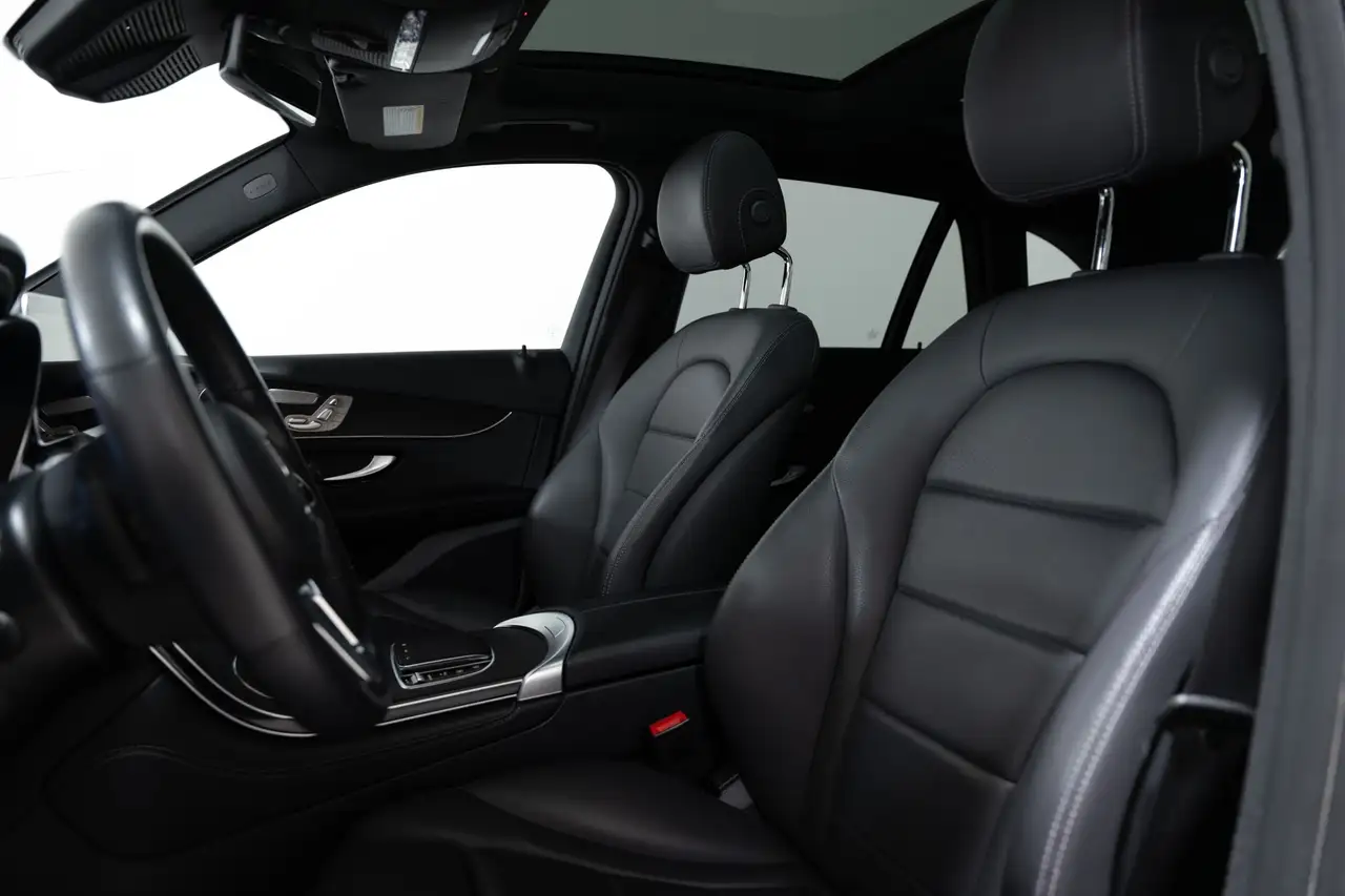 Mercedes-Benz GLC снимка Mercedes-Benz GLC