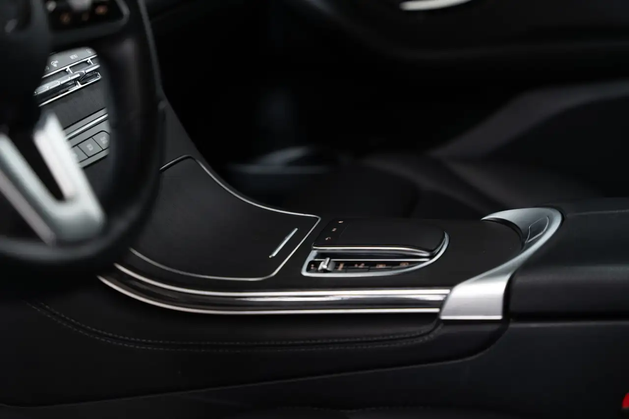 Mercedes-Benz GLC снимка Mercedes-Benz GLC