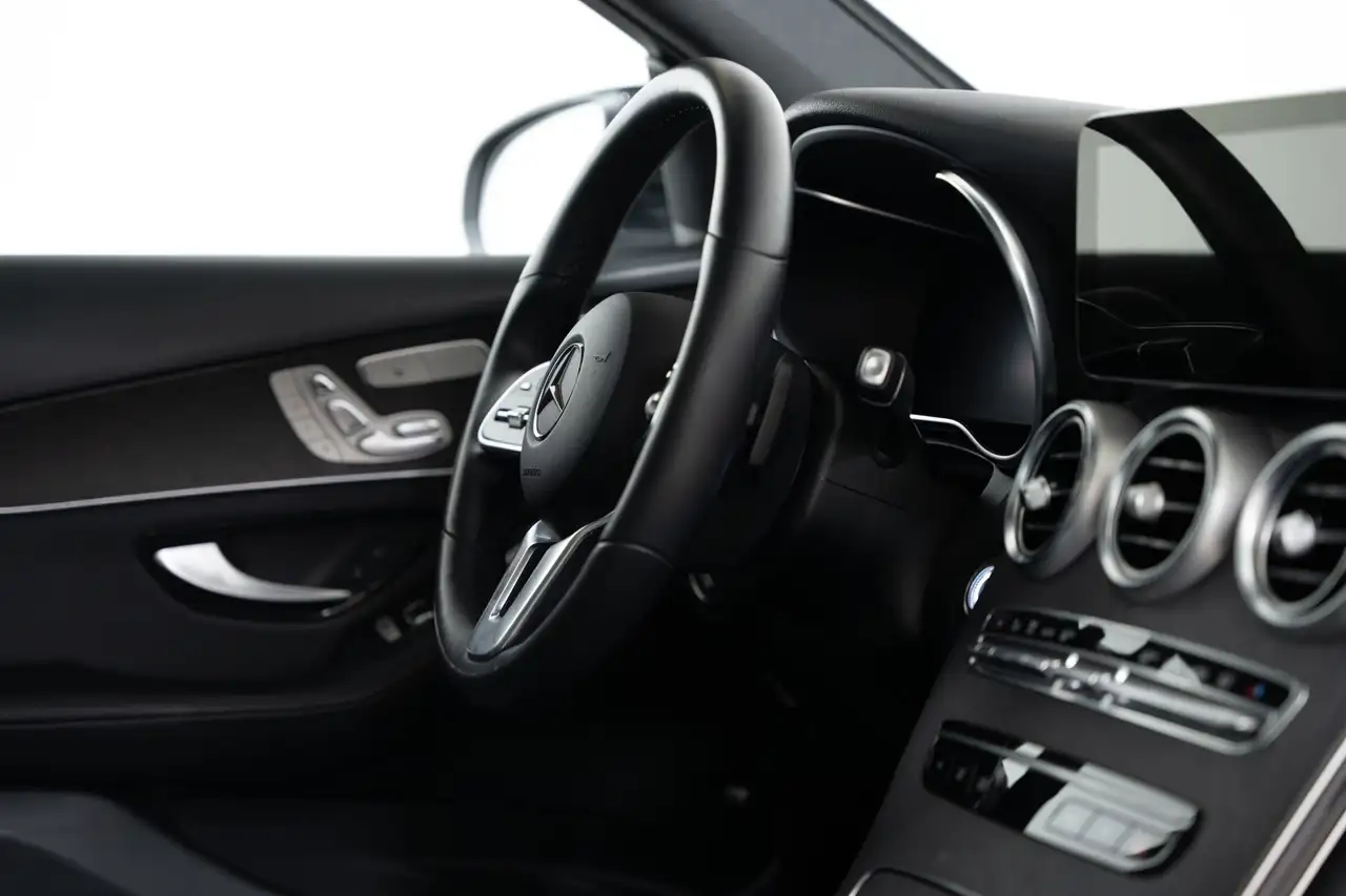Mercedes-Benz GLC снимка Mercedes-Benz GLC