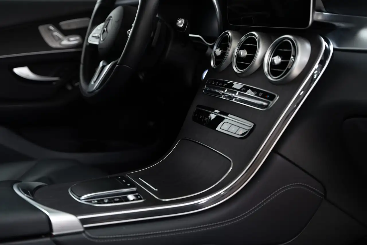 Mercedes-Benz GLC снимка Mercedes-Benz GLC