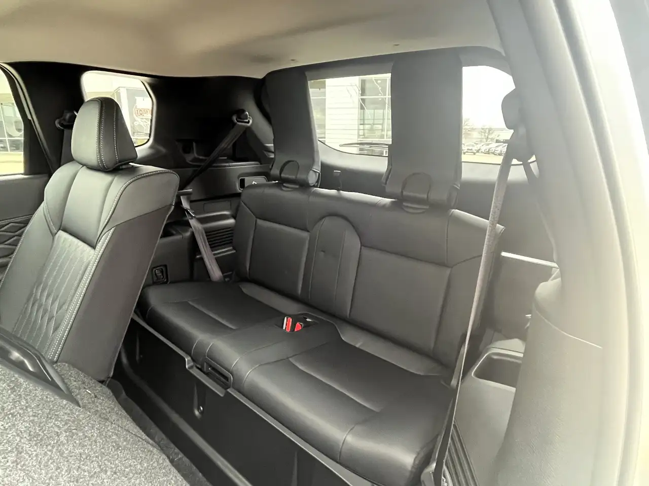 Mitsubishi Outlander снимка Mitsubishi Outlander