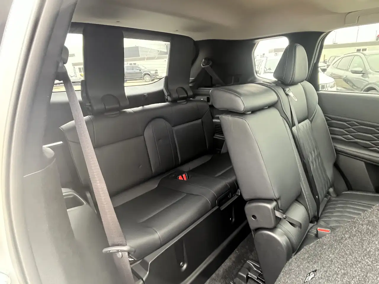 Mitsubishi Outlander снимка Mitsubishi Outlander