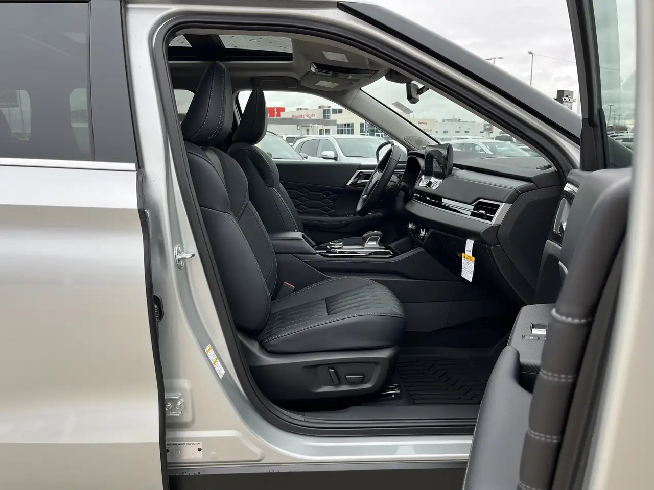 Mitsubishi Outlander снимка Mitsubishi Outlander