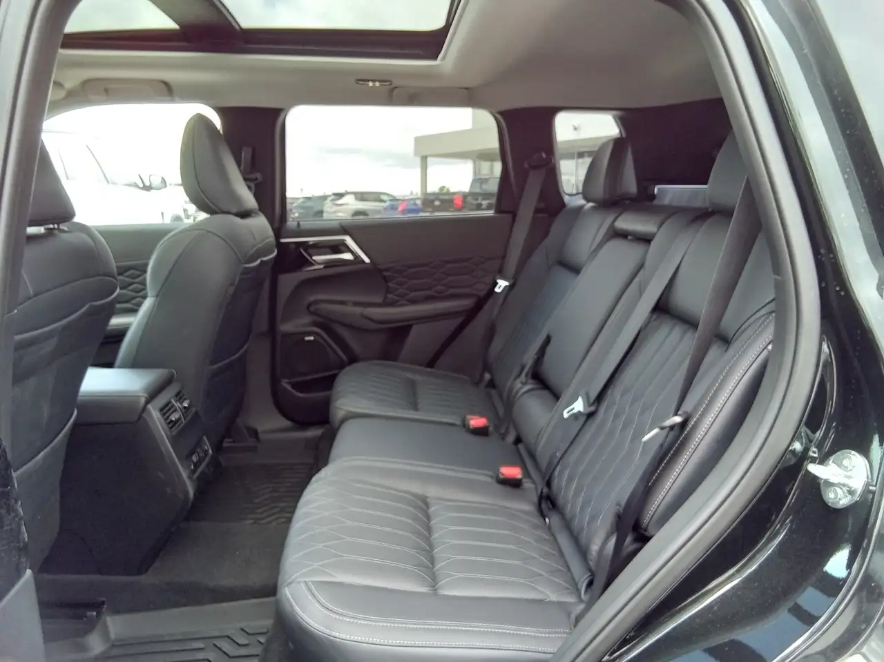 Mitsubishi Outlander снимка Mitsubishi Outlander