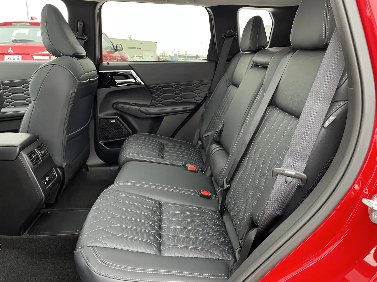 Mitsubishi Outlander снимка Mitsubishi Outlander