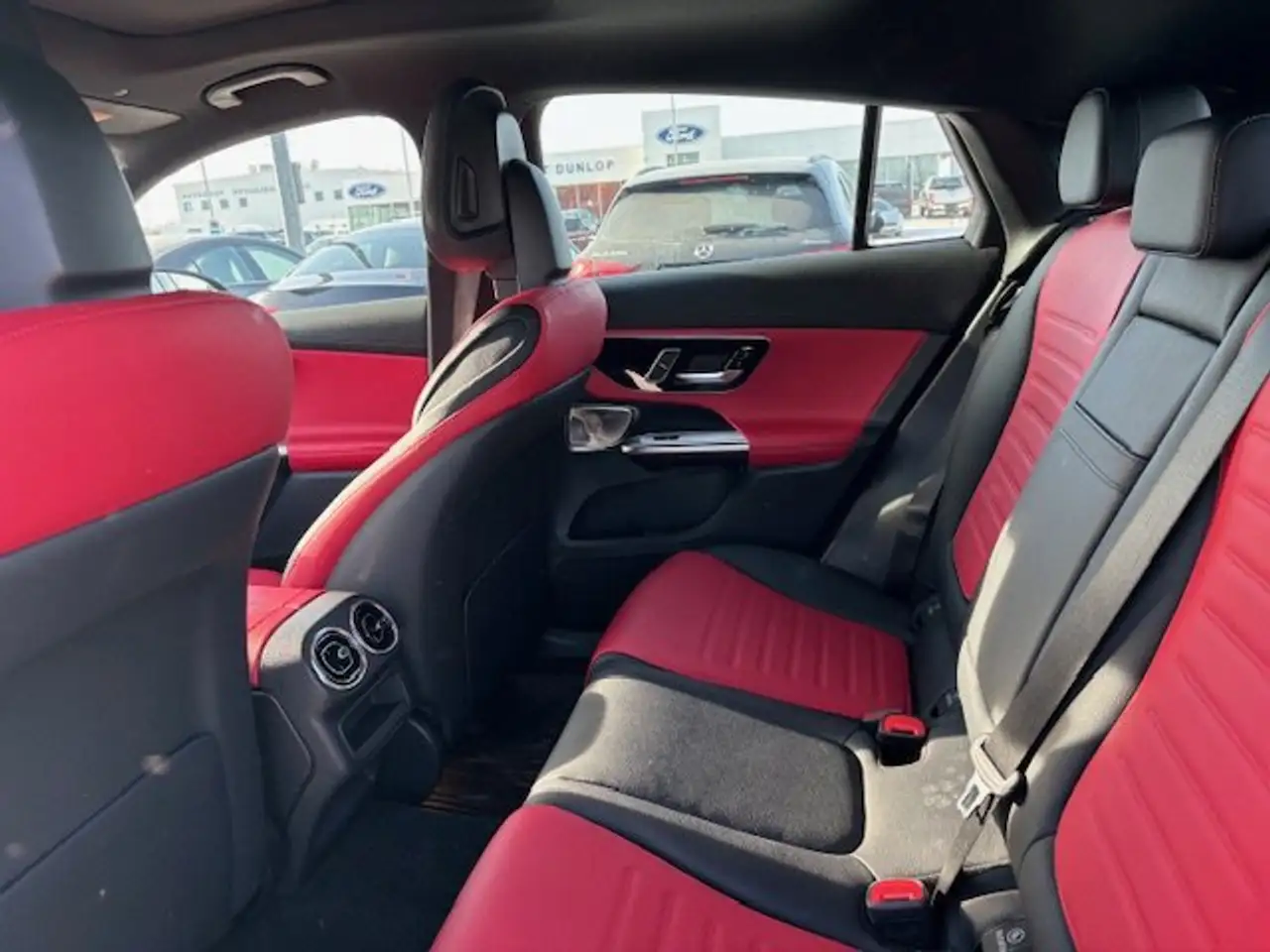 Mercedes-Benz GLC снимка Mercedes-Benz GLC