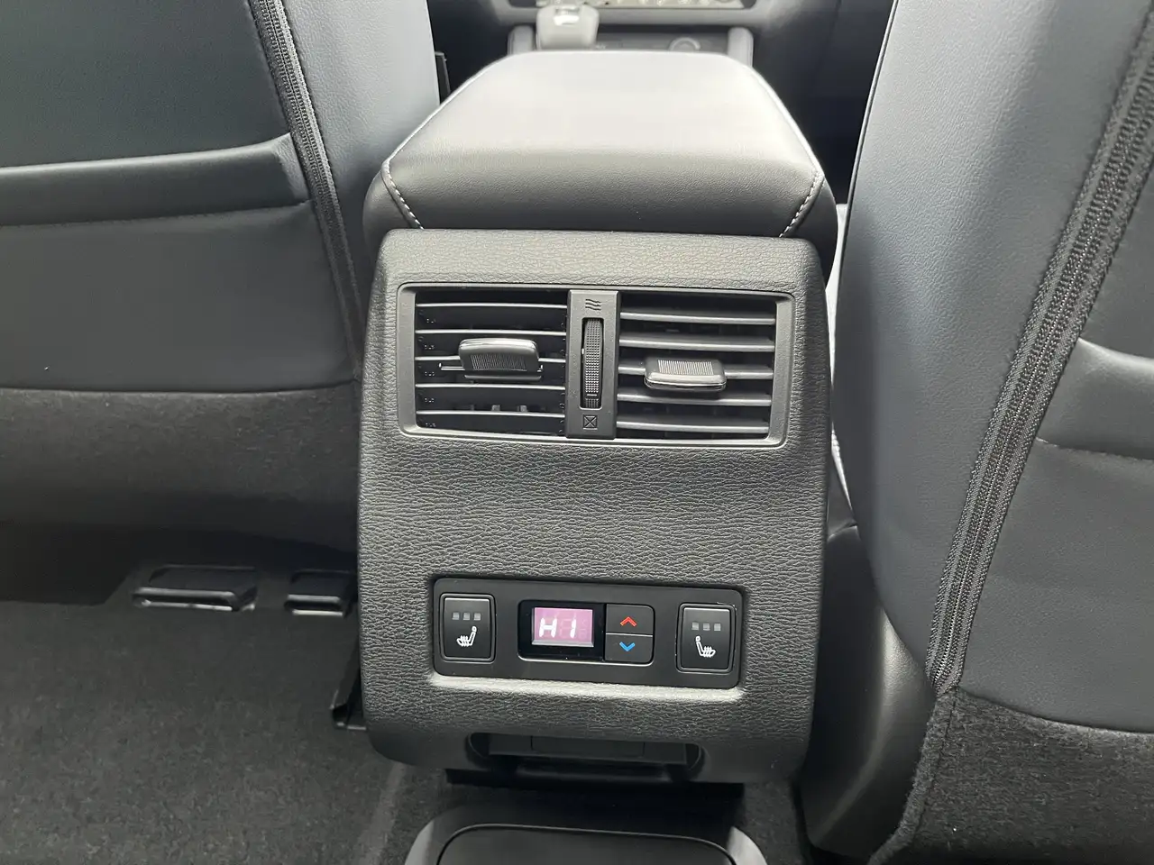 Mitsubishi Outlander снимка Mitsubishi Outlander