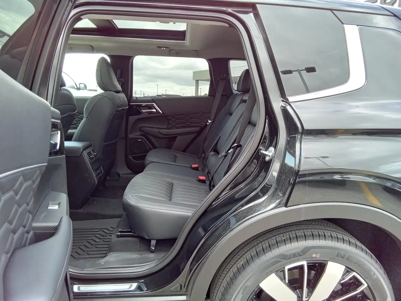 Mitsubishi Outlander снимка Mitsubishi Outlander