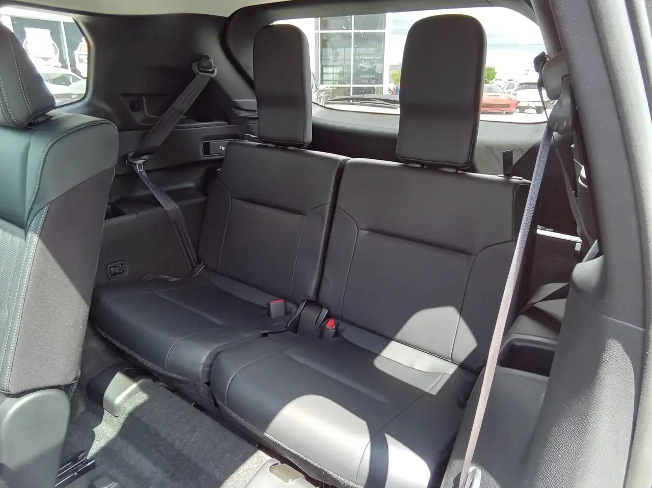 Mitsubishi Outlander снимка Mitsubishi Outlander