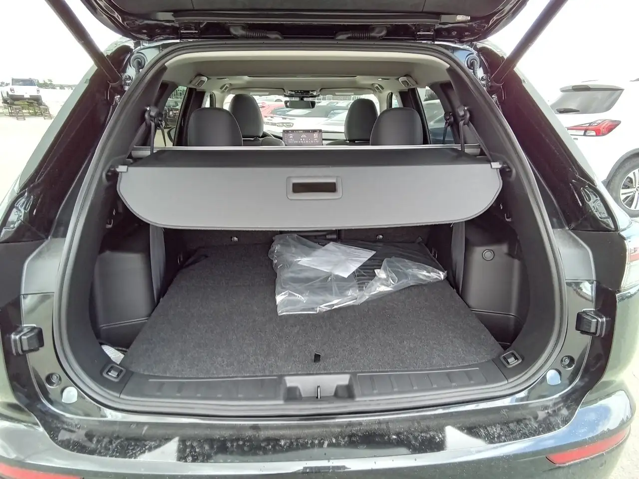 Mitsubishi Outlander снимка Mitsubishi Outlander