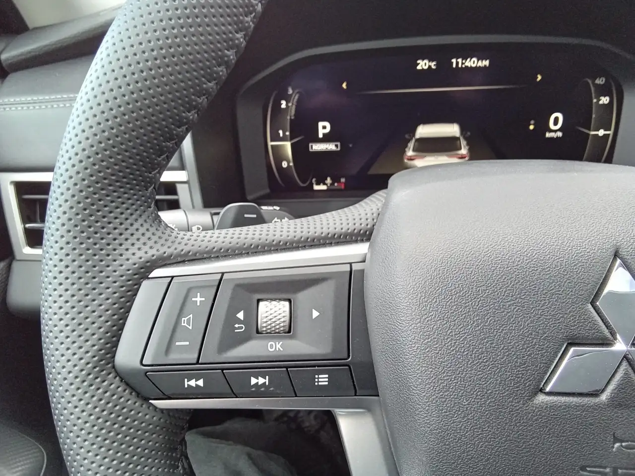 Mitsubishi Outlander снимка Mitsubishi Outlander
