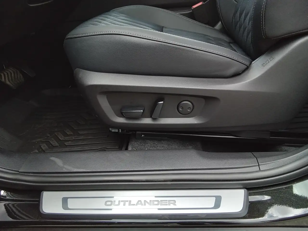 Mitsubishi Outlander снимка Mitsubishi Outlander