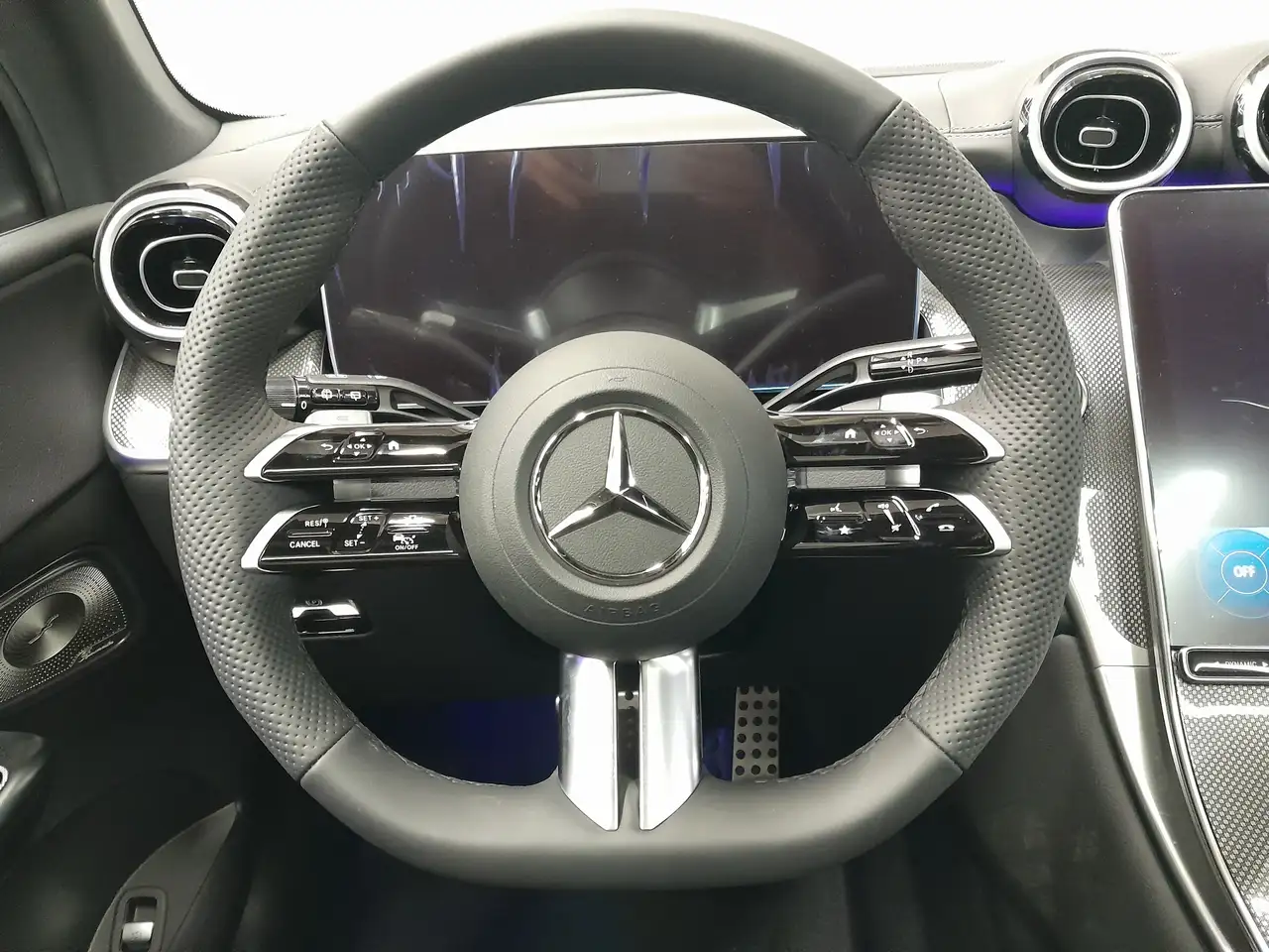 Mercedes-Benz GLC снимка Mercedes-Benz GLC