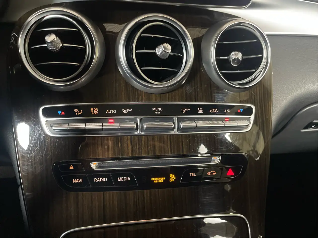 Mercedes-Benz GLC снимка Mercedes-Benz GLC