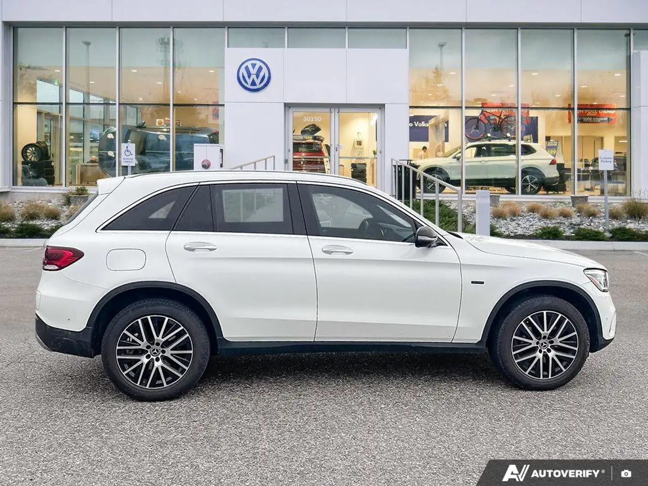 Mercedes-Benz GLC снимка Mercedes-Benz GLC