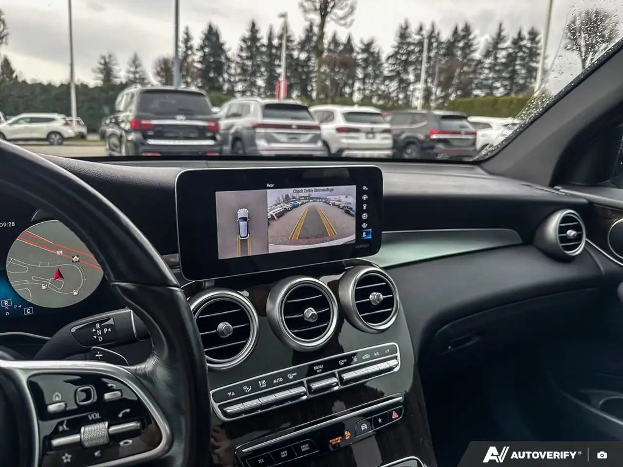 Mercedes-Benz GLC снимка Mercedes-Benz GLC