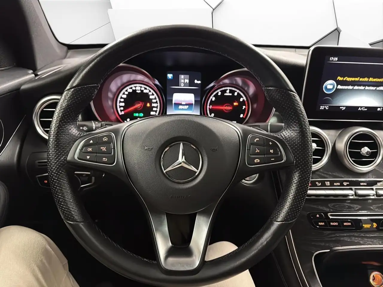 Mercedes-Benz GLC снимка Mercedes-Benz GLC