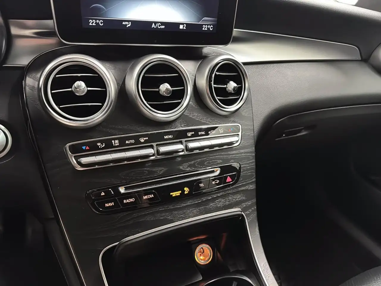 Mercedes-Benz GLC снимка Mercedes-Benz GLC