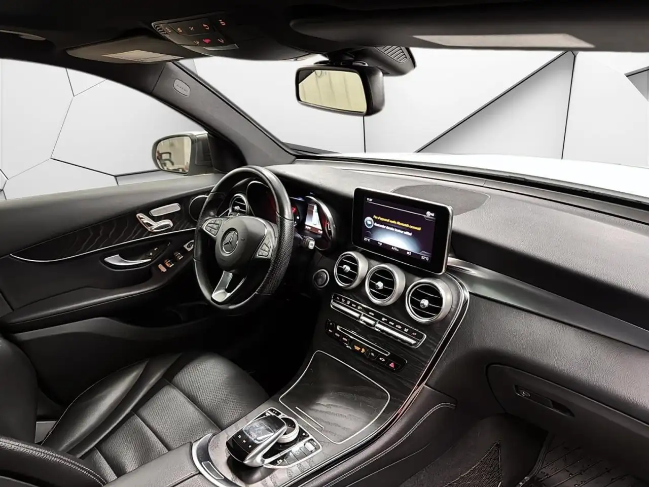 Mercedes-Benz GLC снимка Mercedes-Benz GLC
