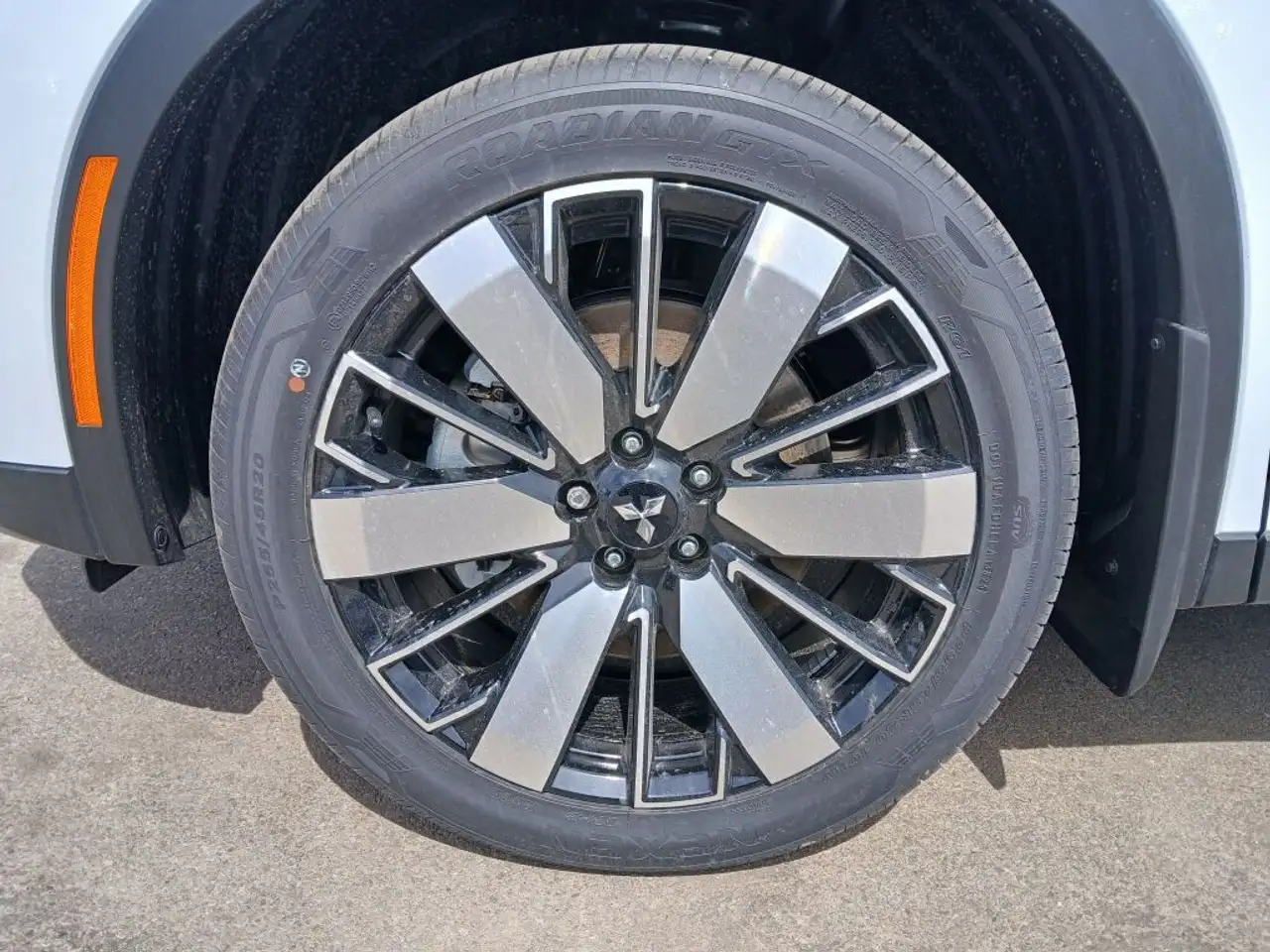 Mitsubishi Outlander photo Mitsubishi Outlander
