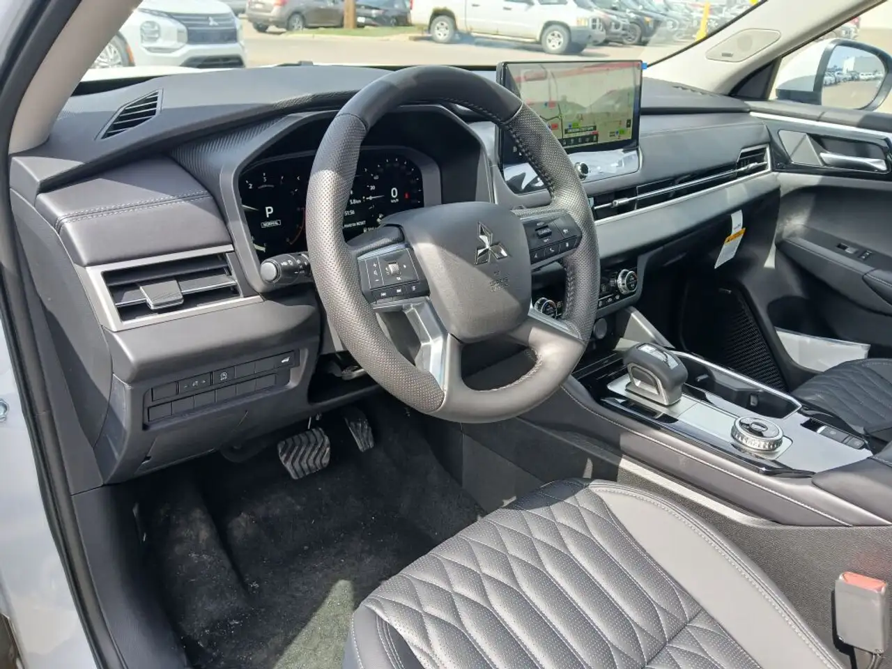 Mitsubishi Outlander photo Mitsubishi Outlander