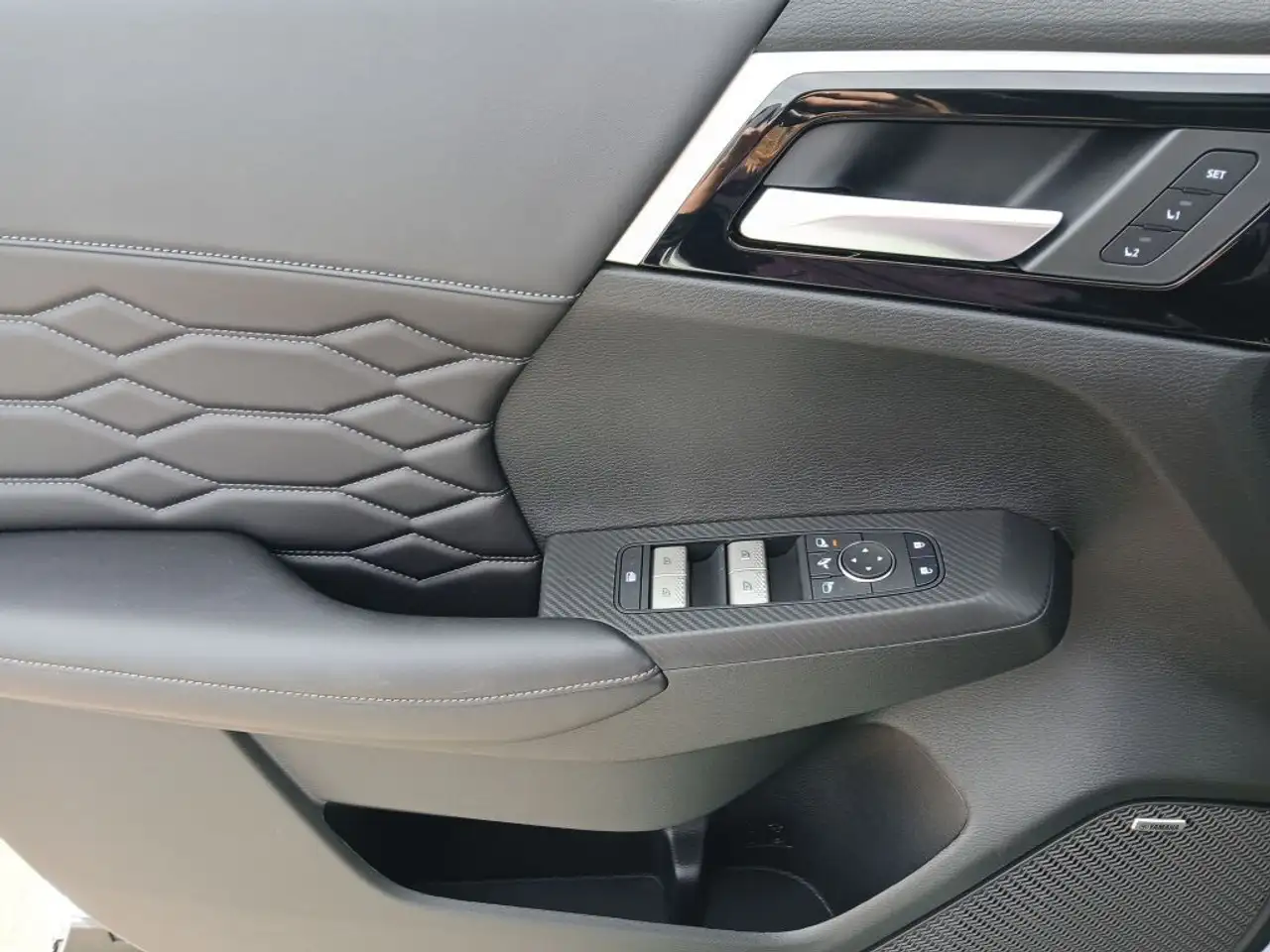 Mitsubishi Outlander photo Mitsubishi Outlander