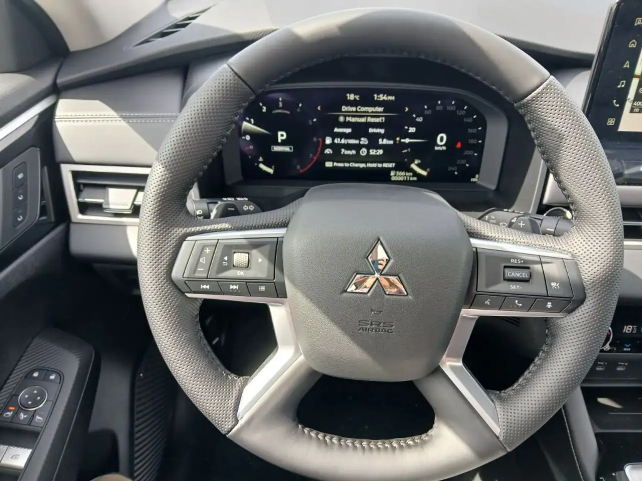 Mitsubishi Outlander photo Mitsubishi Outlander
