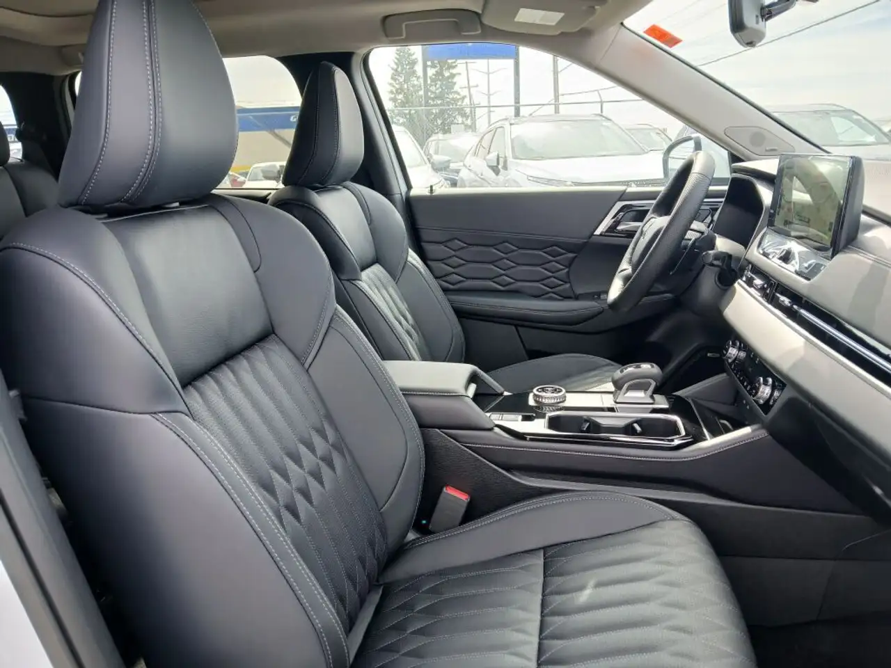 Mitsubishi Outlander photo Mitsubishi Outlander