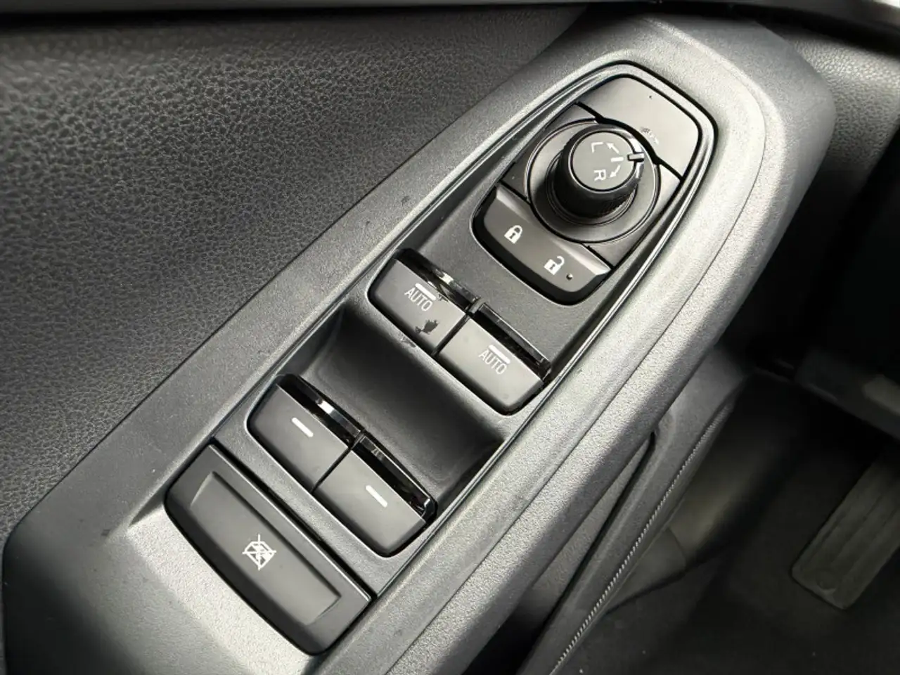 Subaru Impreza снимка Subaru Impreza