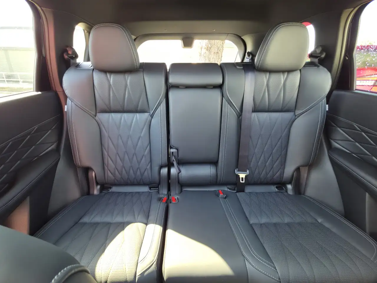 Mitsubishi Outlander снимка Mitsubishi Outlander