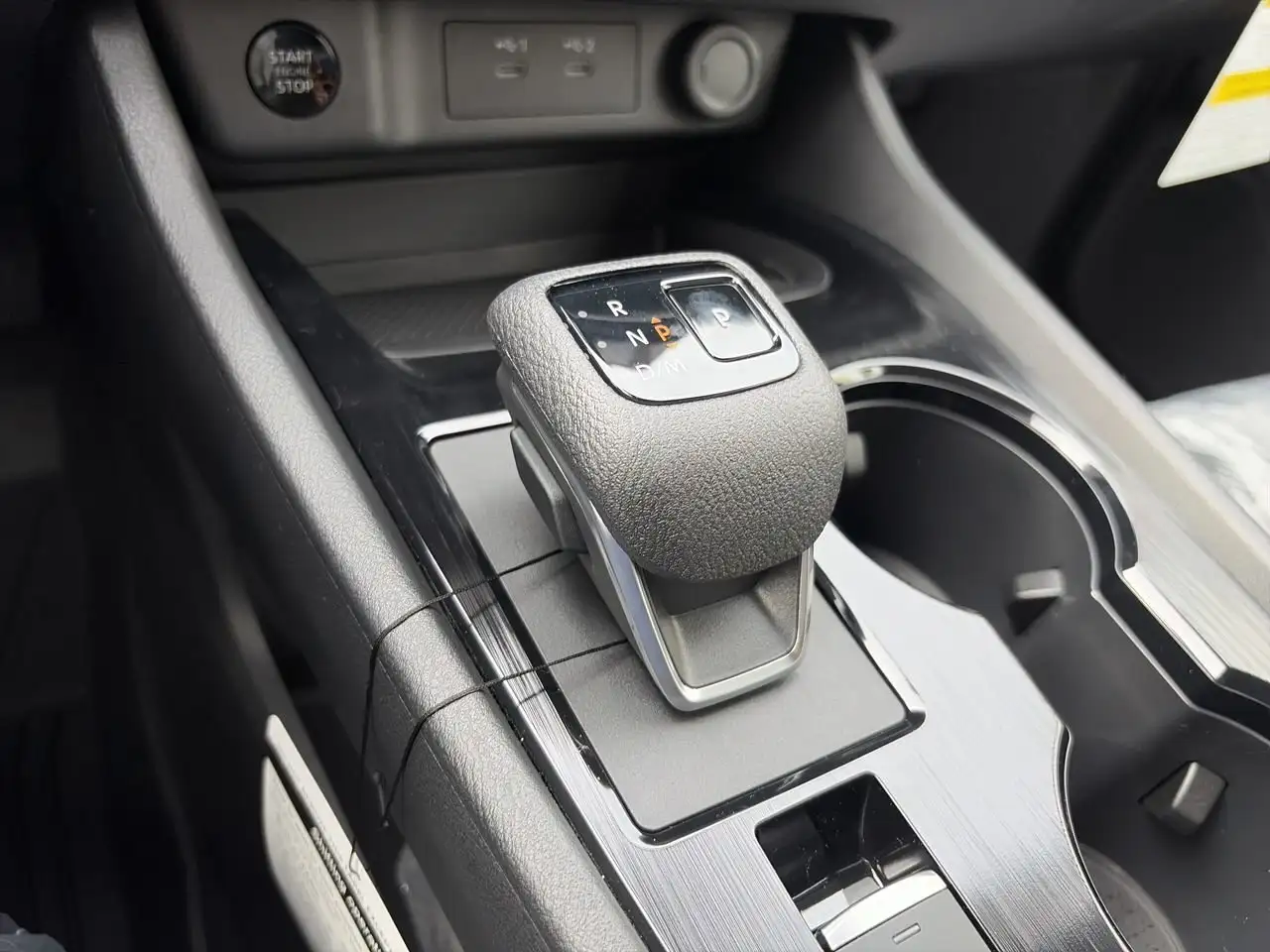 Nissan Rogue fotografie Nissan Rogue