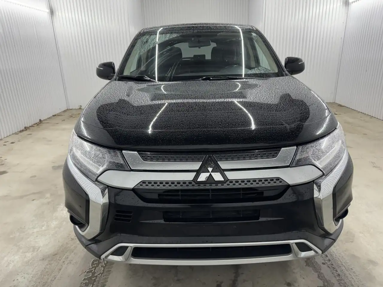 Mitsubishi Outlander снимка Mitsubishi Outlander