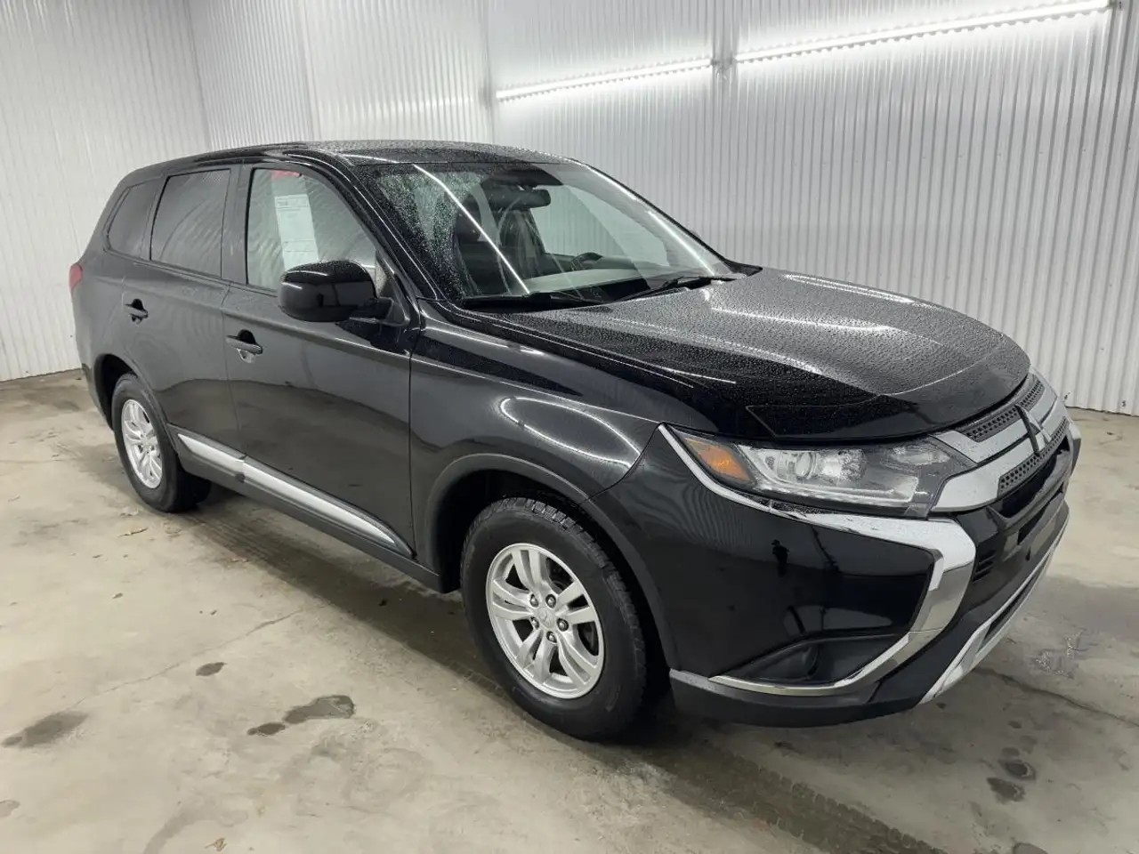 Mitsubishi Outlander снимка Mitsubishi Outlander