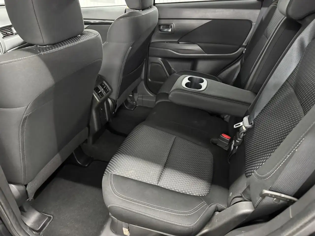 Mitsubishi Outlander снимка Mitsubishi Outlander