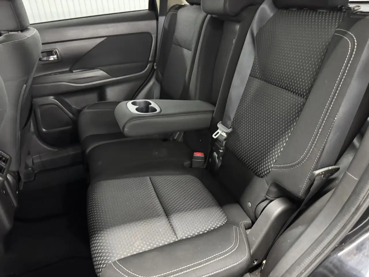 Mitsubishi Outlander снимка Mitsubishi Outlander