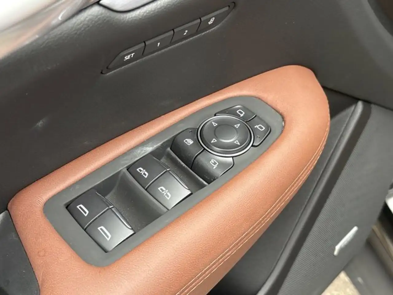 Cadillac XT5 снимка Cadillac XT5